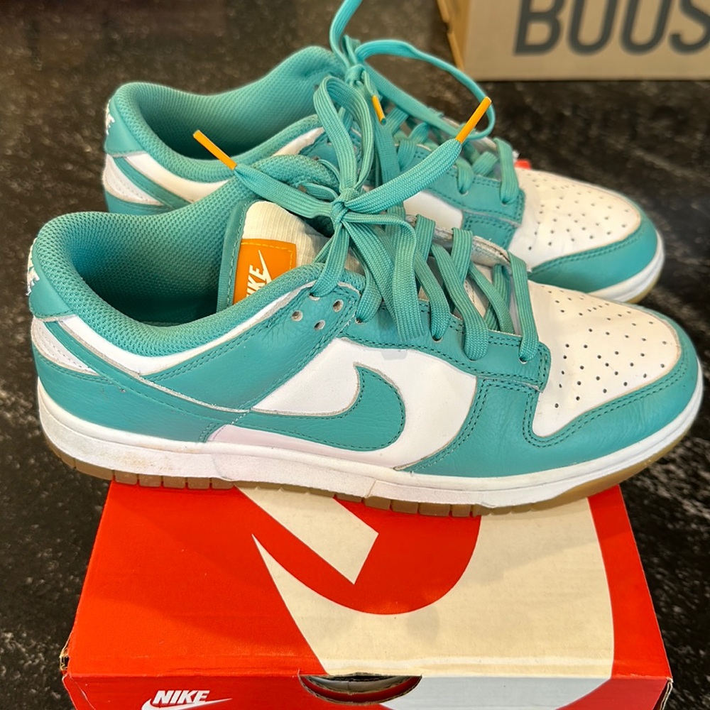 Nike Women’s Sneakers Teal and White Low-Top